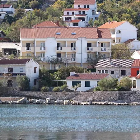 3248f * ווינייראץ