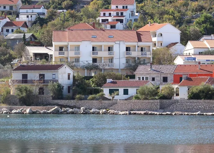 3248f * Виньерац